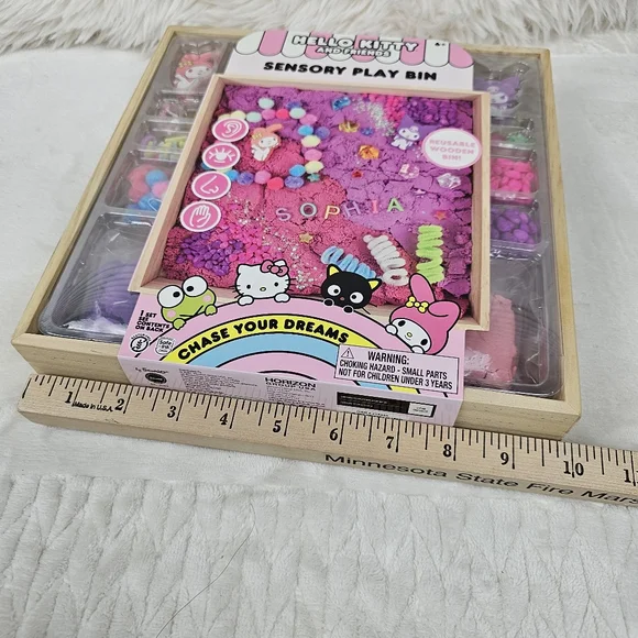 HELLO KITTY and FRIENDS Sensory Play Bin Chase Your Dreams - Picture 10 of 12